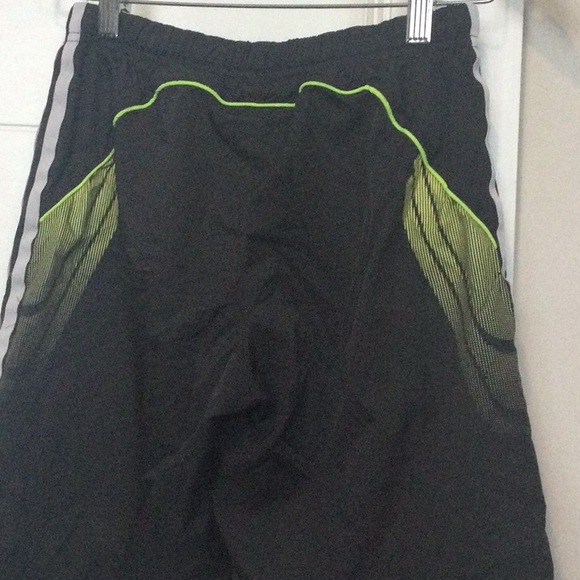 Boys Adidas Shorts - Picture 3 of 5